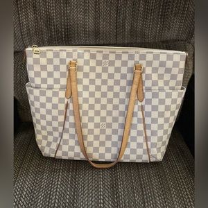 Louis Vuitton Totally Tote MM